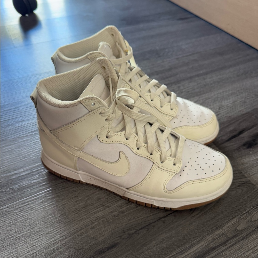 Women’s Dunk High Sail Gum White Tan size 8